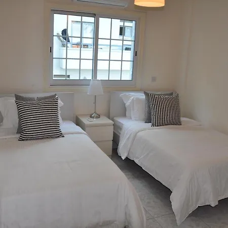 Apartament Mona's Cozy Near City Centre Larnaca