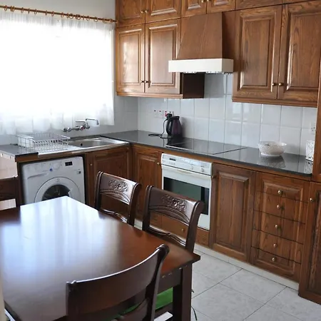 Mona's Cozy Near City Centre Apartament *